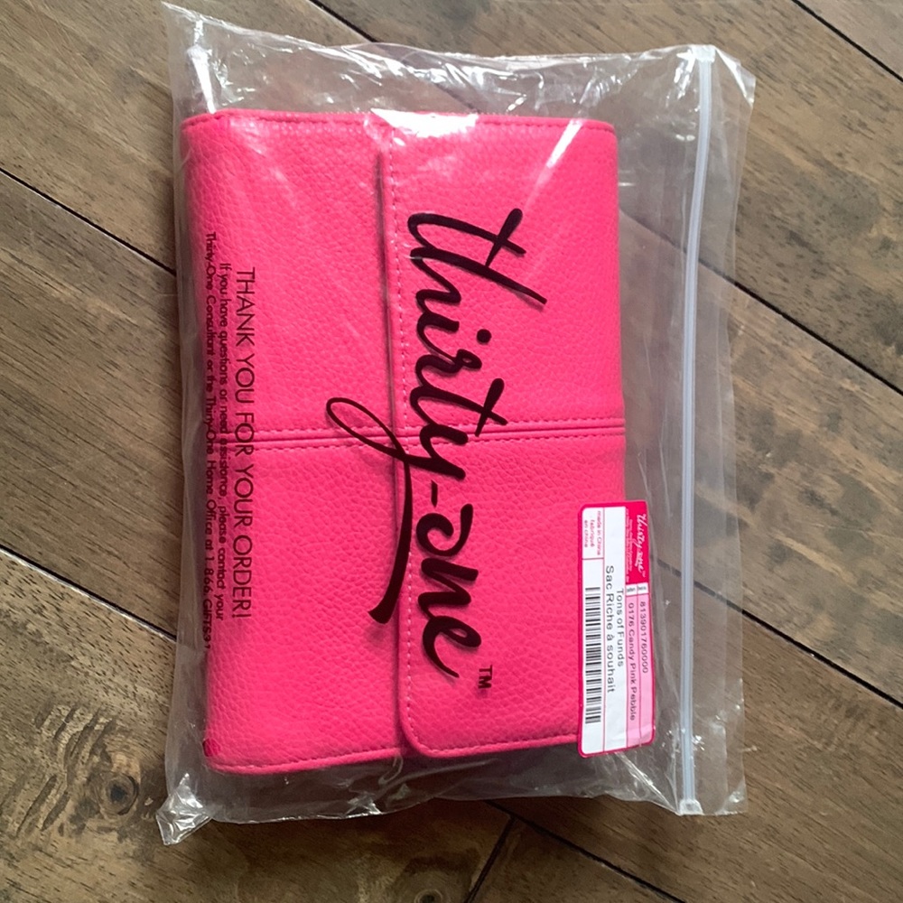 NEW Thirty-One “Tons of Funds” Wallet/Purse in Candy Pink Pebble